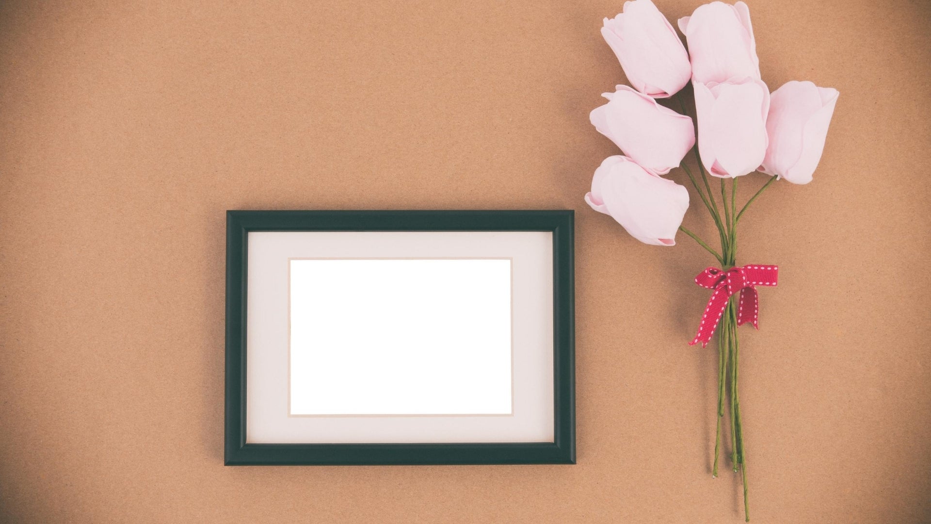 5 Reasons Why You Should Gift Someone a Photo Frame