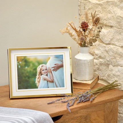 9X7 Vienna Gold Line Photo Frame by Kenro For 7X5 Photos